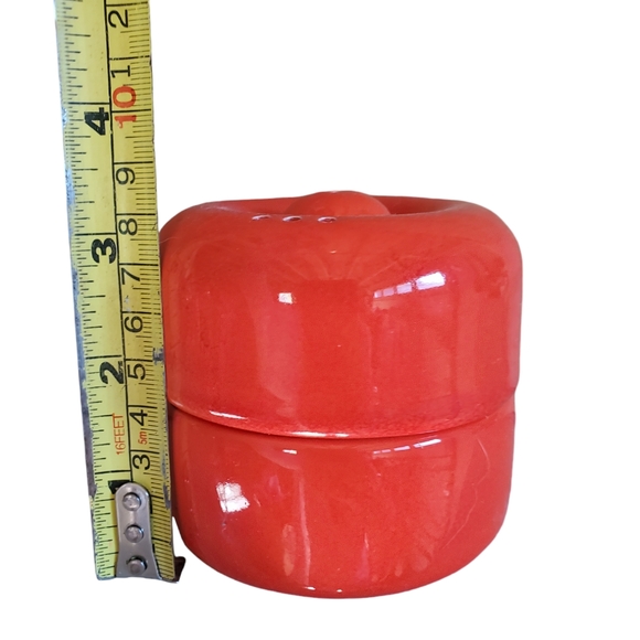 Vintage odd shaped Salt and Pepper Shakers - Picture 2 of 4